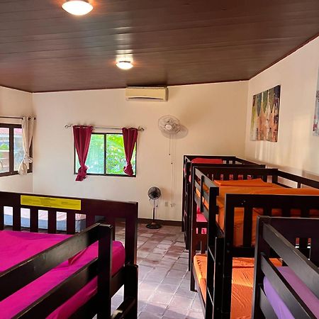 Solid Surf Camp Hostel Nicaragua Transito المظهر الخارجي الصورة