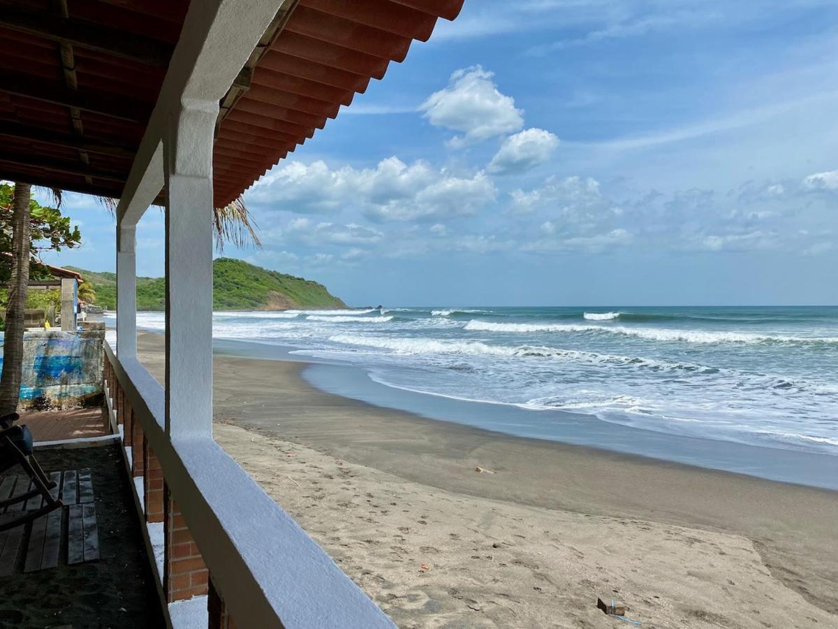 Solid Surf Camp Hostel Nicaragua Transito المظهر الخارجي الصورة