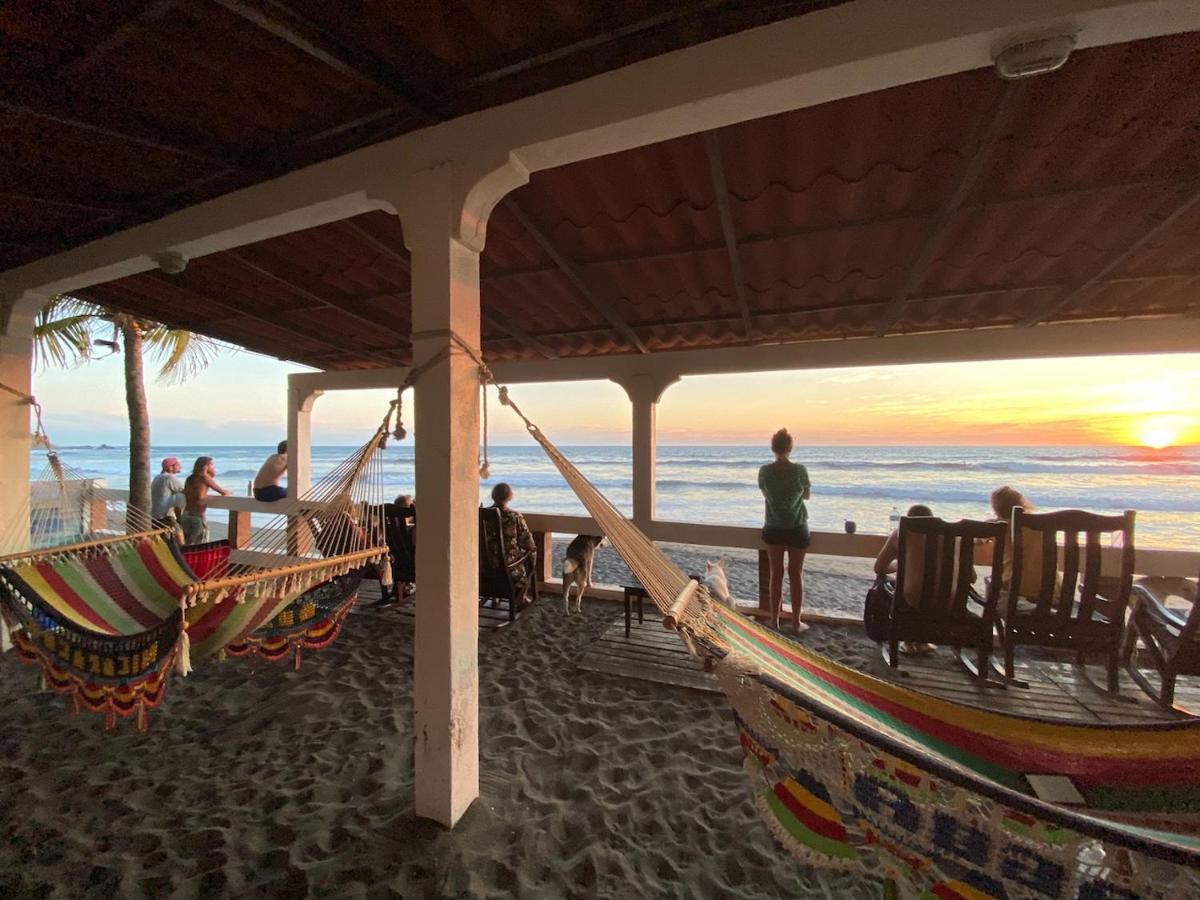 Solid Surf Camp Hostel Nicaragua Transito المظهر الخارجي الصورة