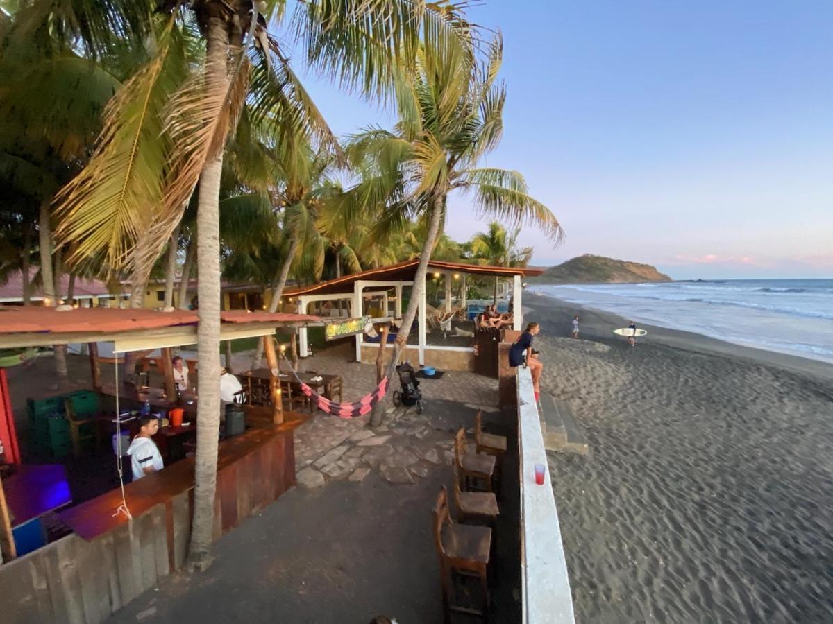 Solid Surf Camp Hostel Nicaragua Transito المظهر الخارجي الصورة