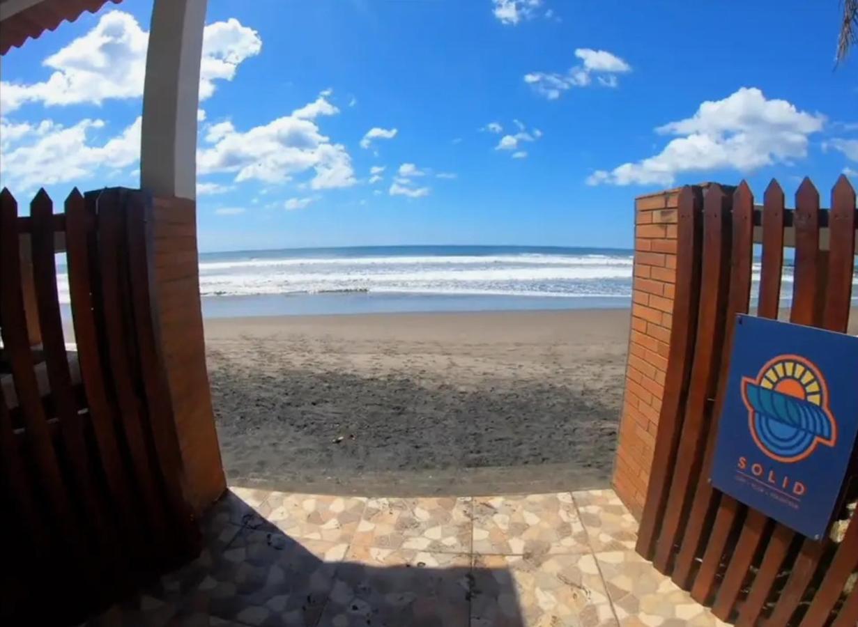 Solid Surf Camp Hostel Nicaragua Transito المظهر الخارجي الصورة