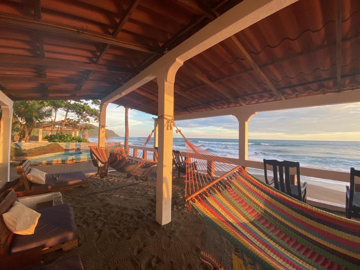 Solid Surf Camp Hostel Nicaragua Transito المظهر الخارجي الصورة