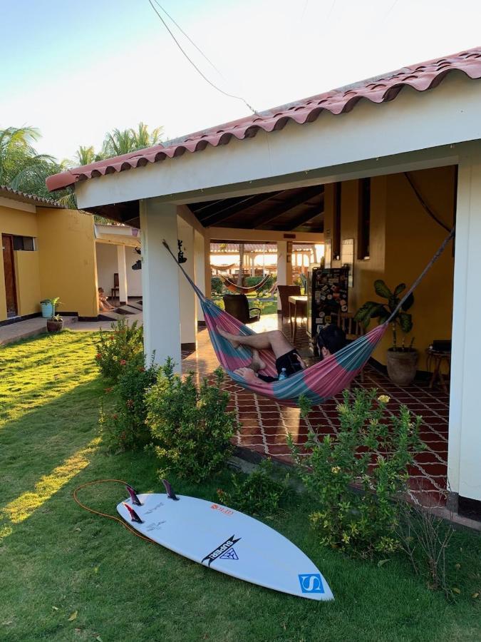 Solid Surf Camp Hostel Nicaragua Transito المظهر الخارجي الصورة