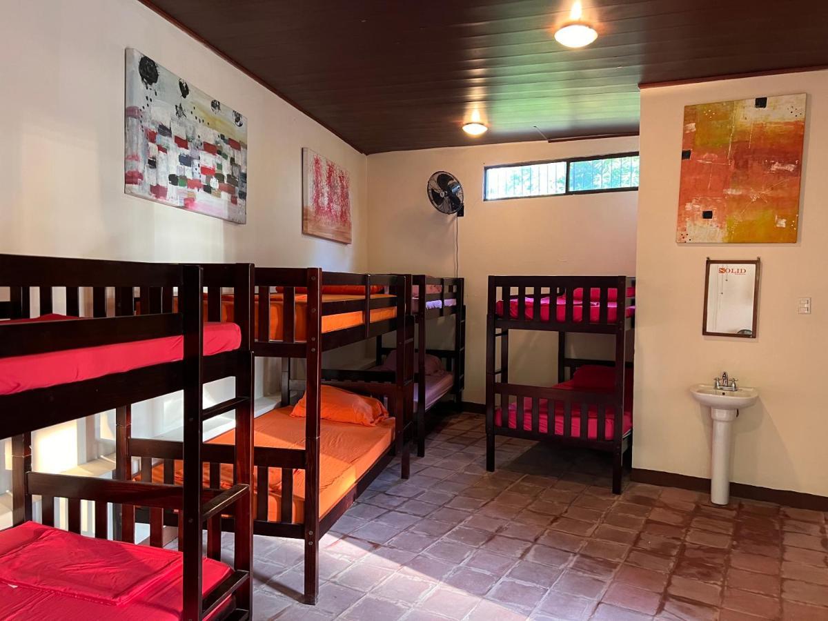 Solid Surf Camp Hostel Nicaragua Transito المظهر الخارجي الصورة